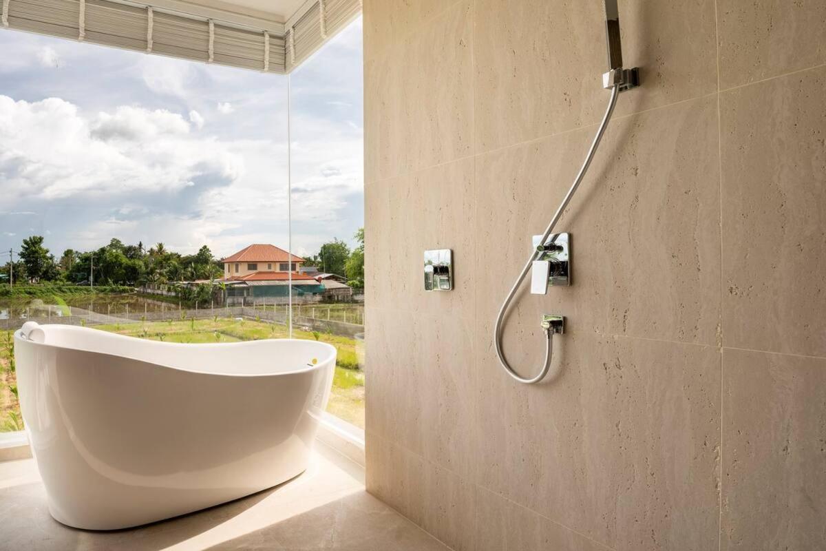 Palm Villa - Award Winning Modern Luxury & Exclusive Villa Resort チエンマイ エクステリア 写真