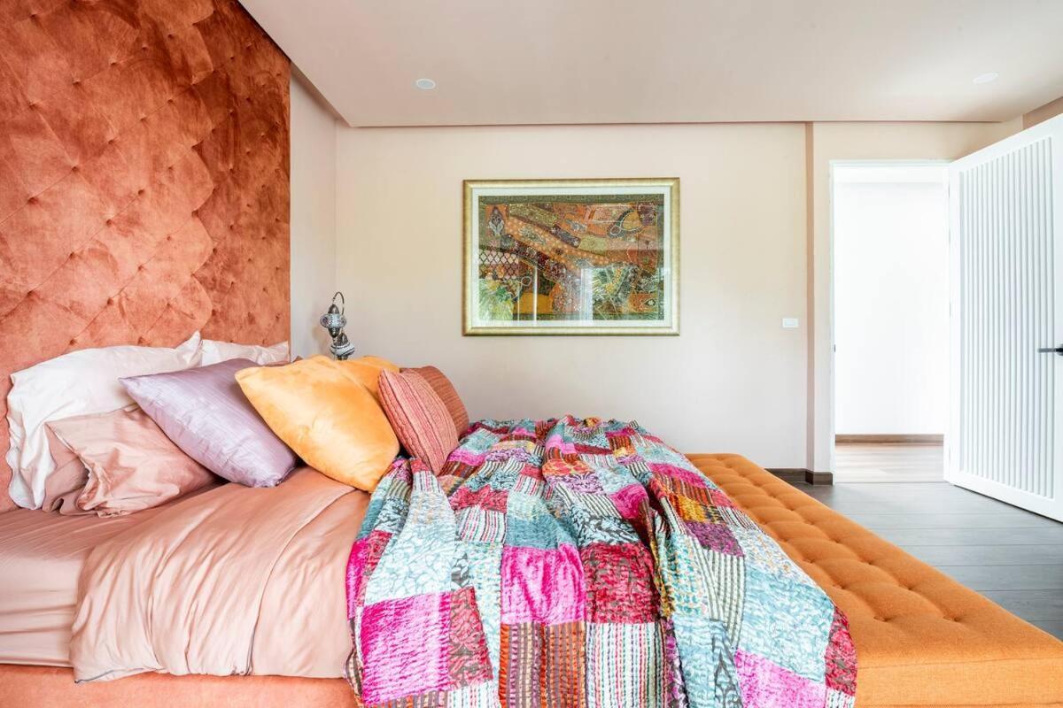 Palm Villa - Award Winning Modern Luxury & Exclusive Villa Resort チエンマイ エクステリア 写真