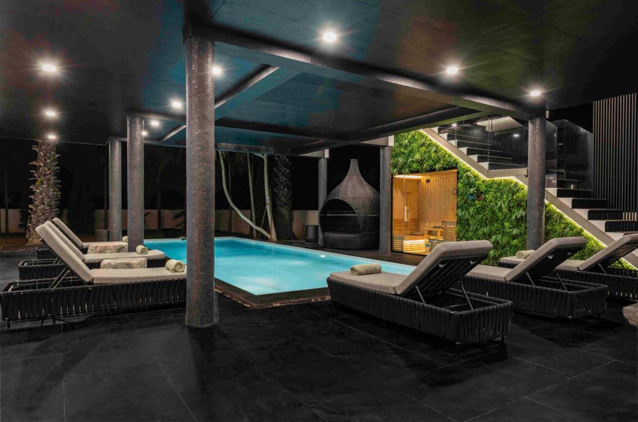 Palm Villa - Award Winning Modern Luxury & Exclusive Villa Resort チエンマイ エクステリア 写真