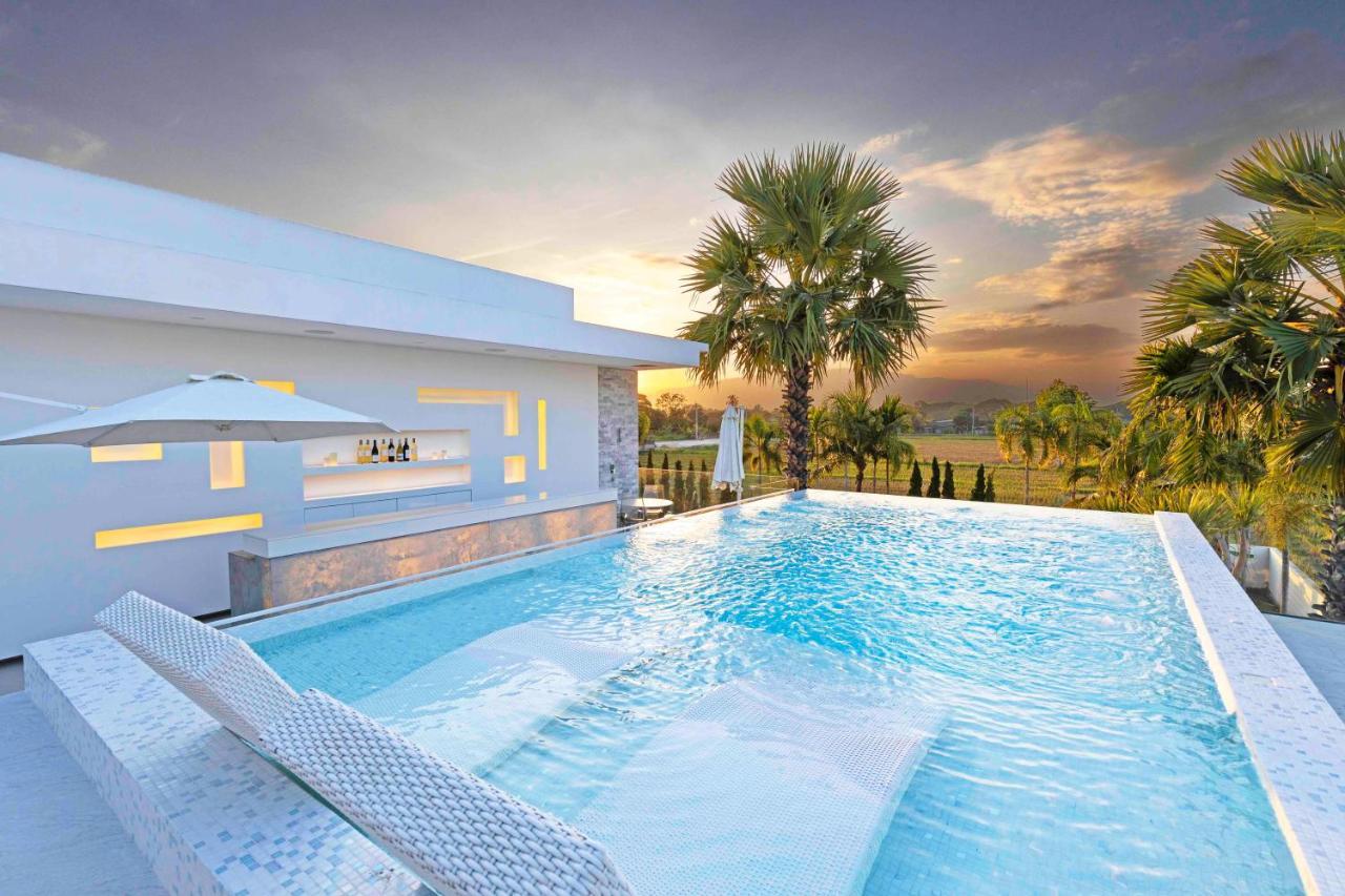 Palm Villa - Award Winning Modern Luxury & Exclusive Villa Resort チエンマイ エクステリア 写真