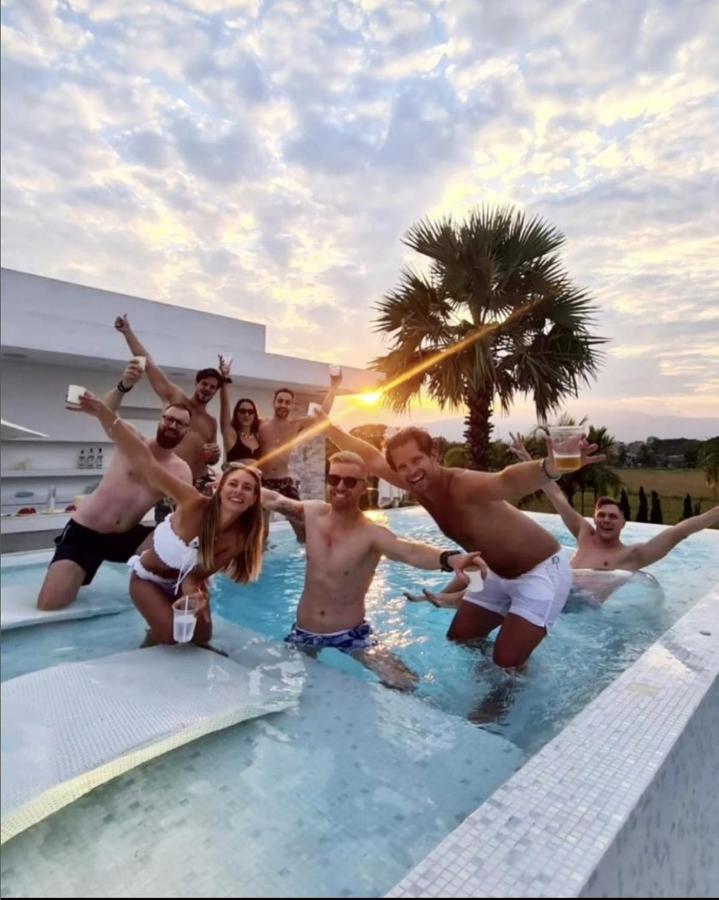 Palm Villa - Award Winning Modern Luxury & Exclusive Villa Resort チエンマイ エクステリア 写真
