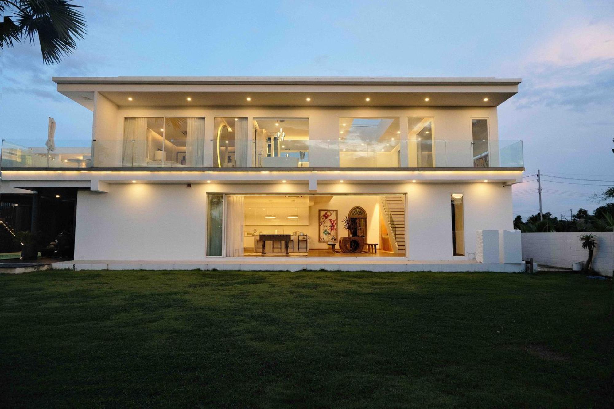 Palm Villa - Award Winning Modern Luxury & Exclusive Villa Resort チエンマイ エクステリア 写真