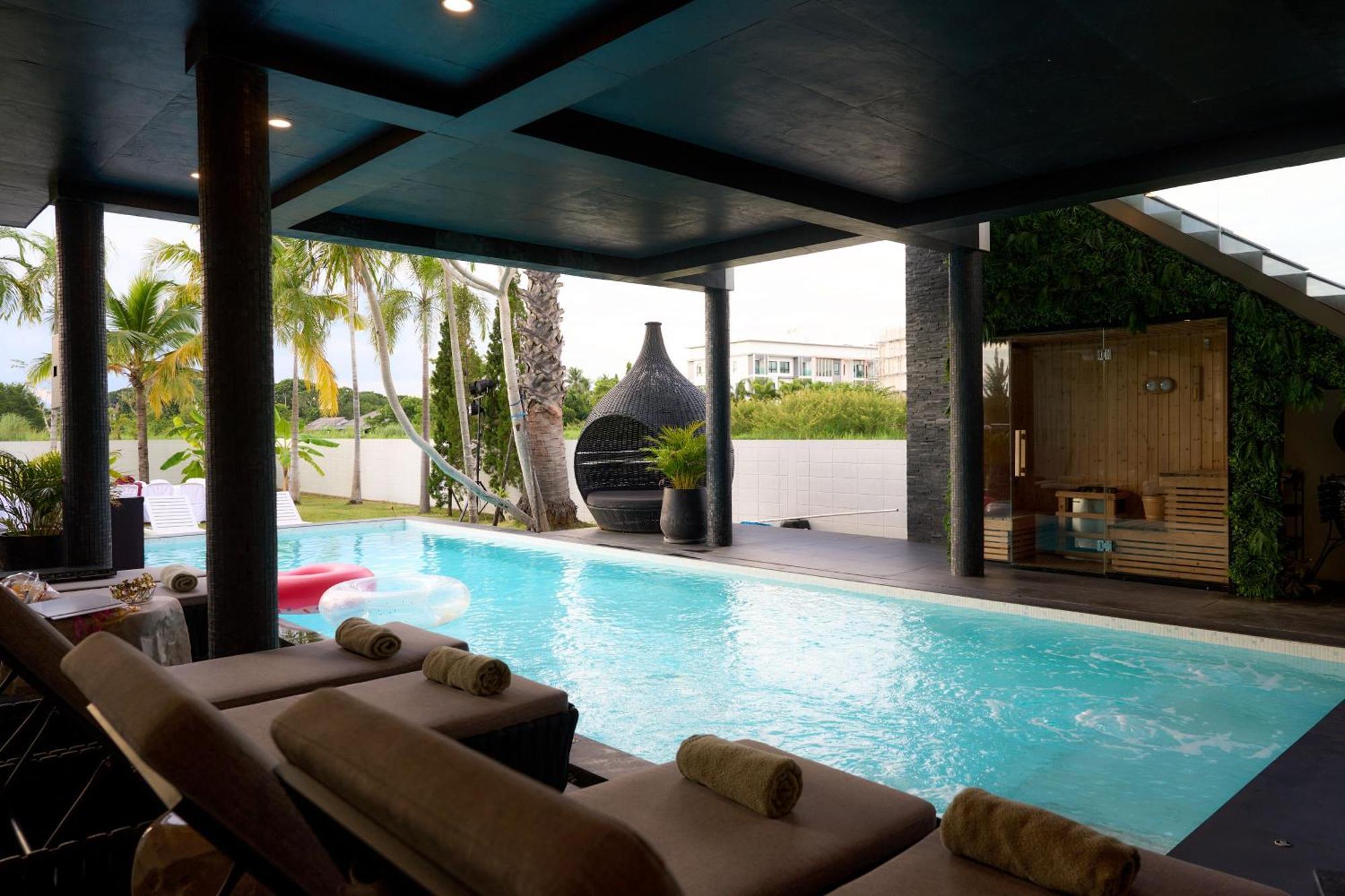 Palm Villa - Award Winning Modern Luxury & Exclusive Villa Resort チエンマイ エクステリア 写真
